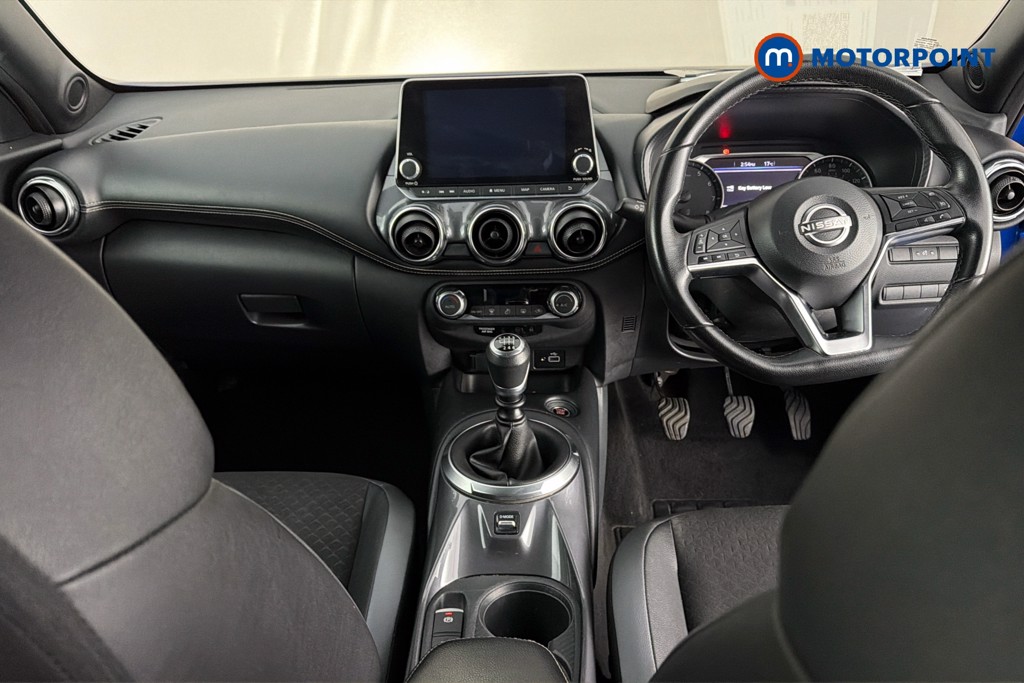 Nissan Juke N-Connecta Manual Petrol SUV - Stock Number (1651809) - 1st supplementary image