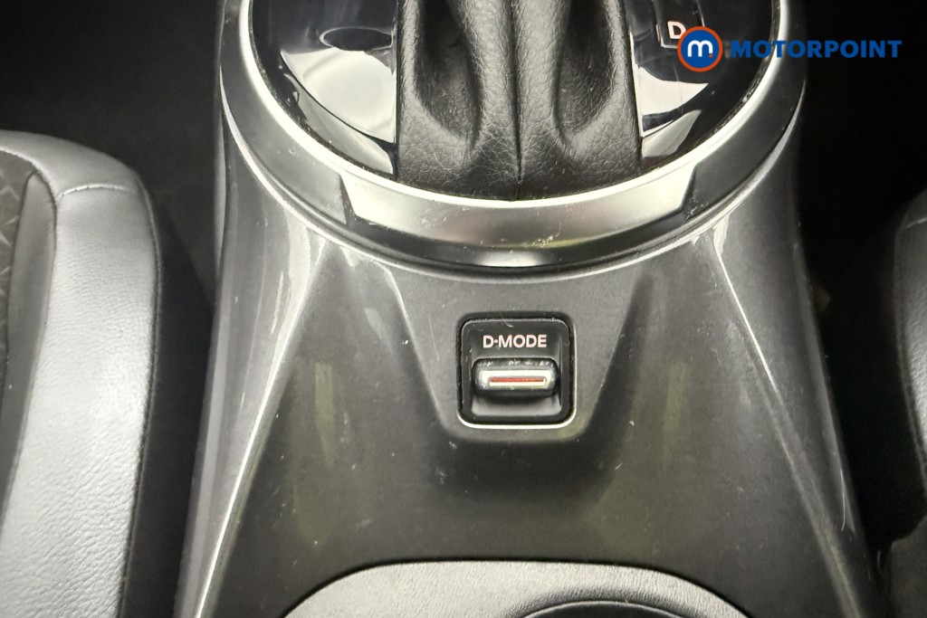 Nissan Juke N-Connecta Automatic Petrol-Electric Hybrid SUV - Stock Number (1652437) - 15th supplementary image
