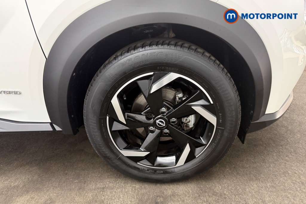 Nissan Juke N-Connecta Automatic Petrol-Electric Hybrid SUV - Stock Number (1652437) - 22nd supplementary image