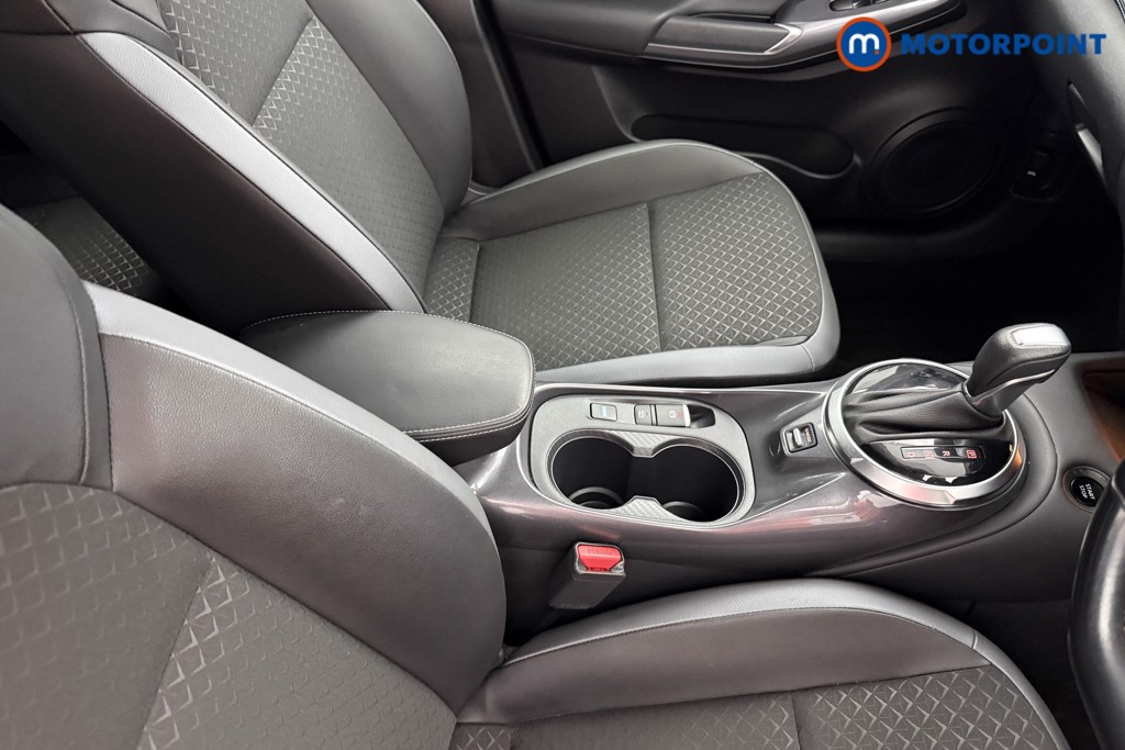 Nissan Juke N-Connecta Automatic Petrol-Electric Hybrid SUV - Stock Number (1653382) - 11th supplementary image