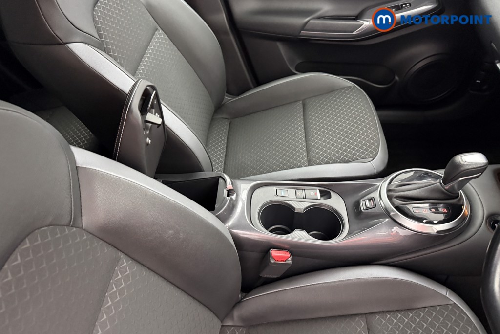 Nissan Juke N-Connecta Automatic Petrol-Electric Hybrid SUV - Stock Number (1653382) - 12th supplementary image