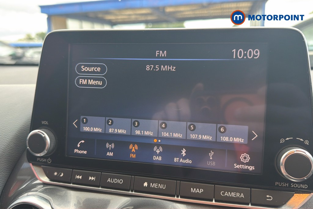 Nissan Juke N-Connecta Automatic Petrol SUV - Stock Number (1654306) - 9th supplementary image