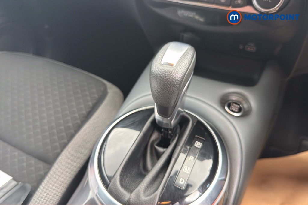Nissan Juke N-Connecta Automatic Petrol SUV - Stock Number (1654306) - 15th supplementary image