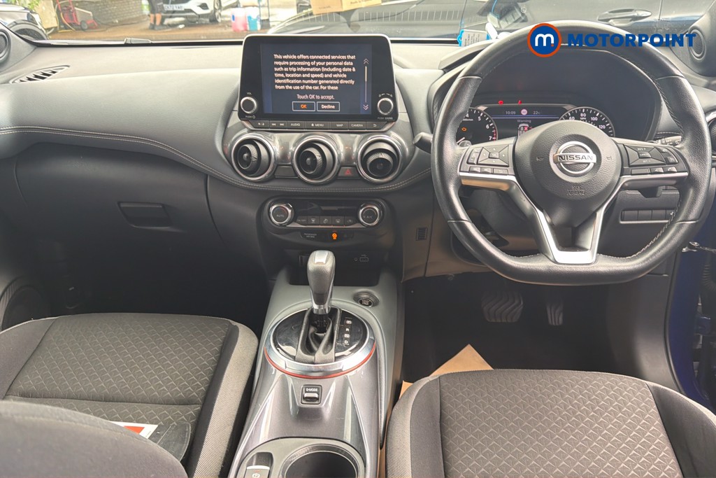 Nissan Juke N-Connecta Automatic Petrol SUV - Stock Number (1654306) - 1st supplementary image