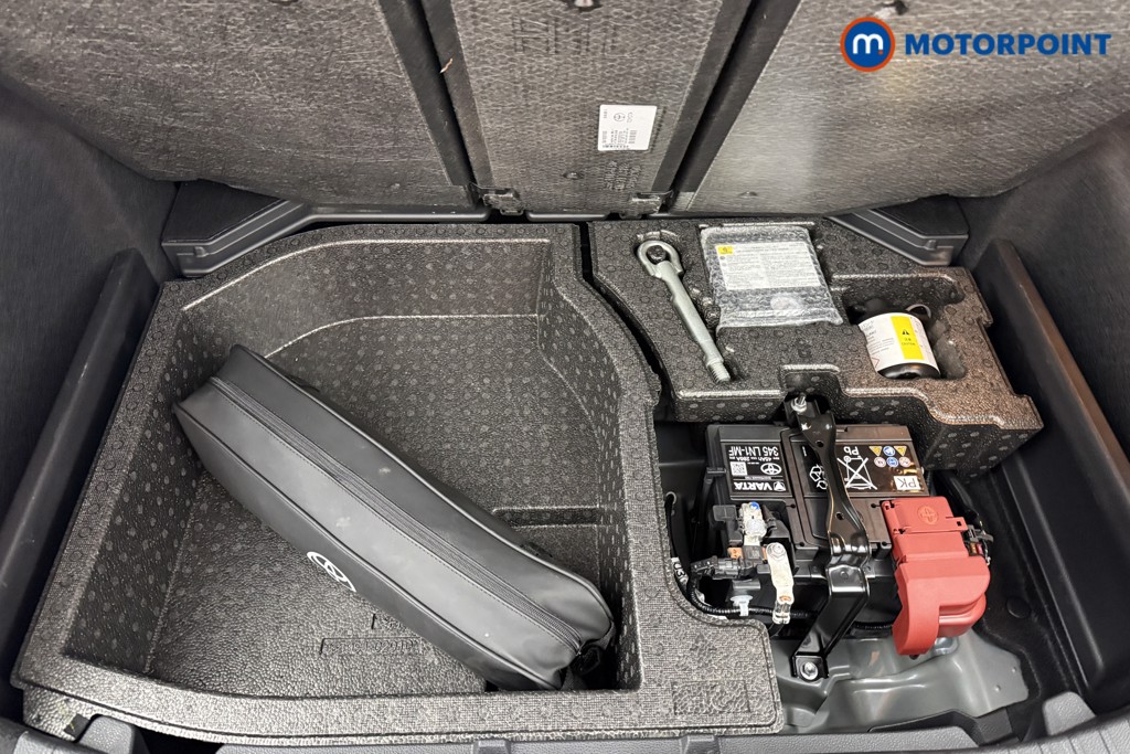 Toyota Corolla Excel Automatic Petrol-Electric Hybrid Hatchback - Stock Number (1654386) - 18th supplementary image