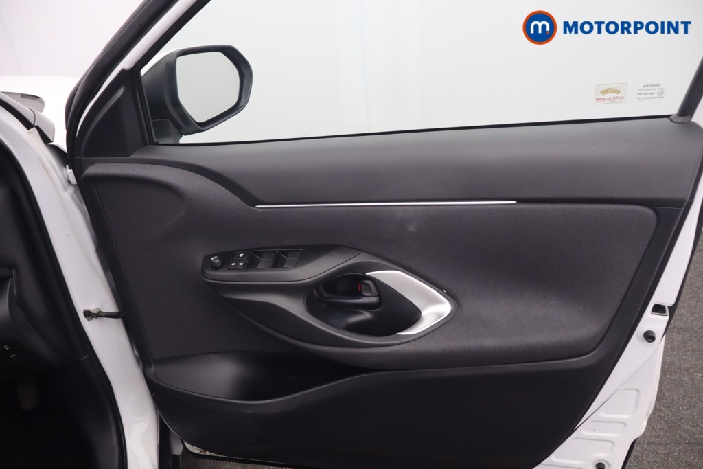 Toyota Yaris Cross Design Automatic Petrol-Electric Hybrid Estate - Stock Number (1655560) - 10th supplementary image