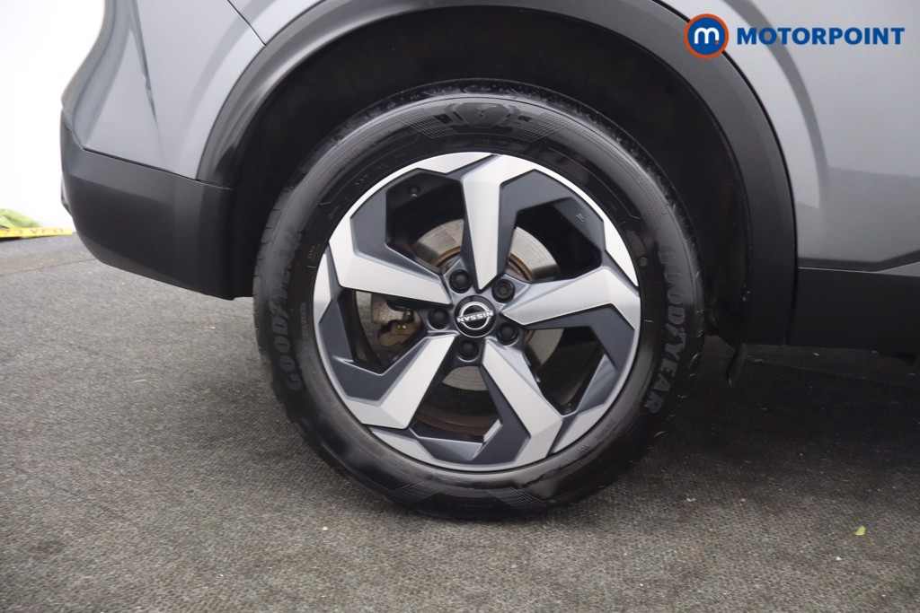 Nissan Qashqai N-Connecta Automatic Petrol-Electric Hybrid SUV - Stock Number (1656604) - 8th supplementary image