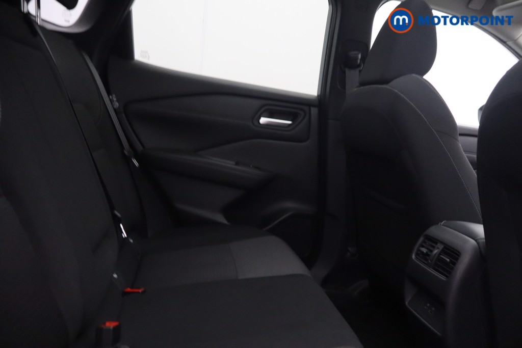 Nissan Qashqai N-Connecta Automatic Petrol-Electric Hybrid SUV - Stock Number (1656604) - 9th supplementary image