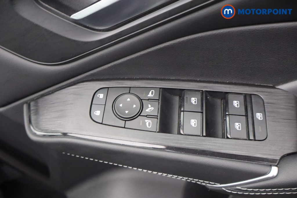 Nissan Qashqai N-Connecta Automatic Petrol-Electric Hybrid SUV - Stock Number (1656604) - 12th supplementary image