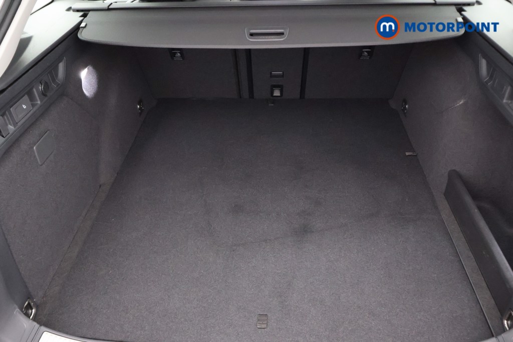 Volkswagen Passat Life Automatic Petrol Plug-In Hybrid Estate - Stock Number (1656633) - 11th supplementary image