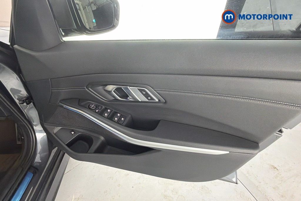 BMW 3 Series M Sport Automatic Petrol Plug-In Hybrid Saloon - Stock Number (1656870) - 19th supplementary image