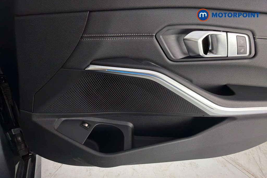 BMW 3 Series M Sport Automatic Petrol Plug-In Hybrid Saloon - Stock Number (1656870) - 21st supplementary image