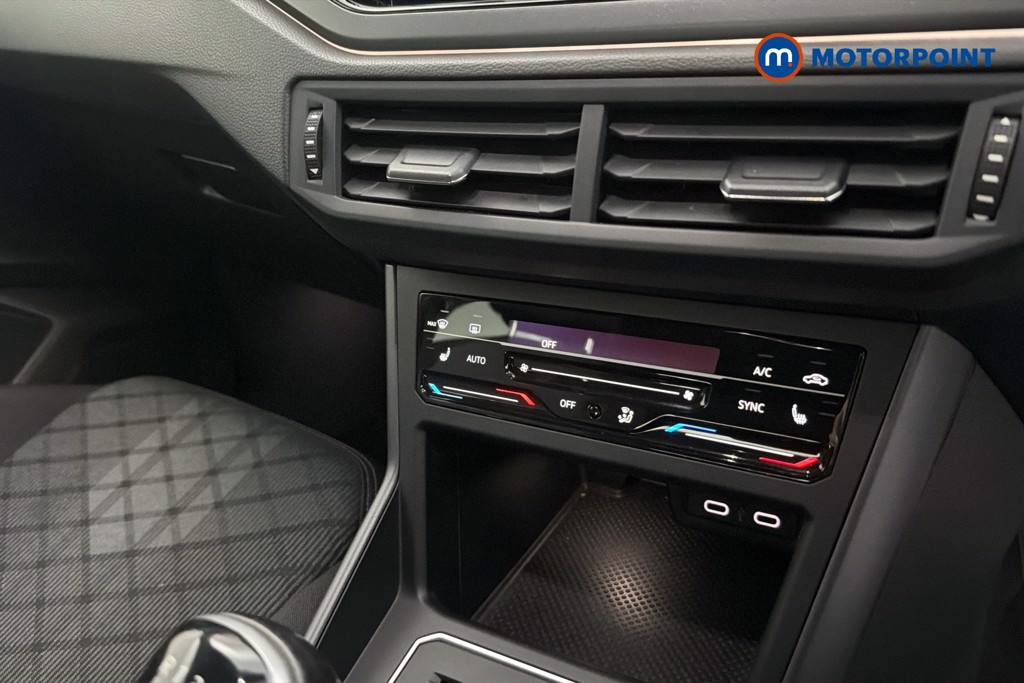 Volkswagen Polo R-Line Manual Petrol Hatchback - Stock Number (1657508) - 12th supplementary image