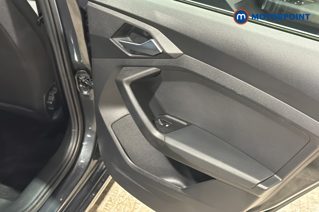 Audi A1 Technik Manual Petrol Hatchback - Stock Number (1657529) - 1001st supplementary image