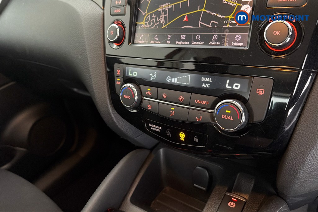 Nissan Qashqai Acenta Premium Manual Petrol SUV - Stock Number (1617538) - 12th supplementary image