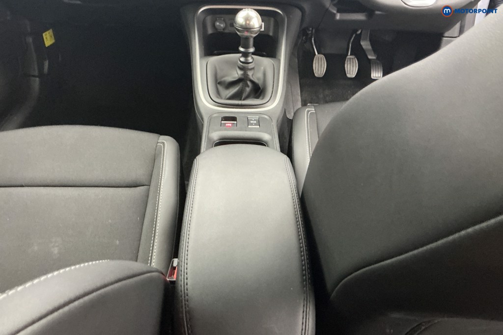 Jeep Avenger Summit Manual Petrol SUV - Stock Number (1651422) - 11th supplementary image