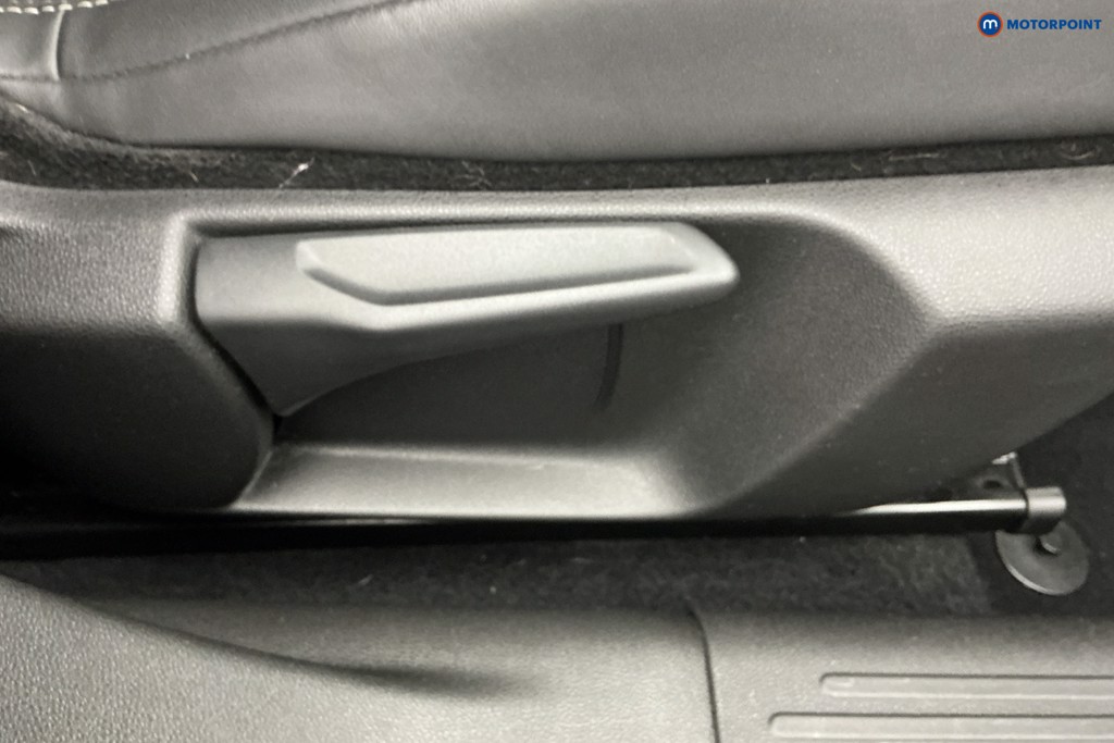 Jeep Avenger Summit Manual Petrol SUV - Stock Number (1651422) - 23rd supplementary image
