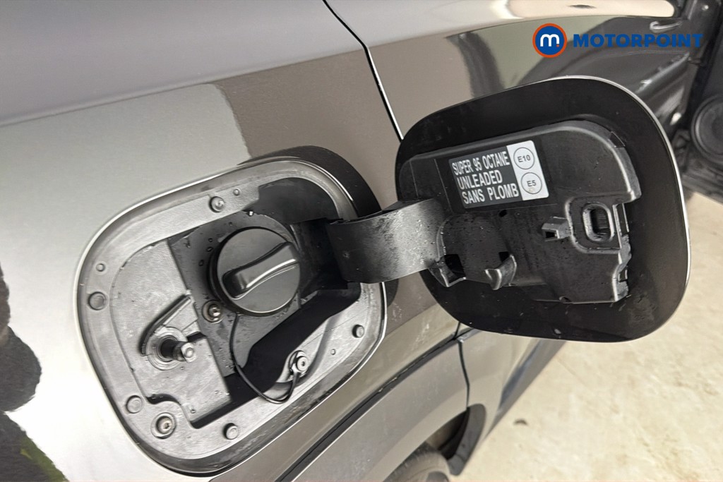 Nissan Juke Tekna Manual Petrol SUV - Stock Number (1651423) - 41st supplementary image