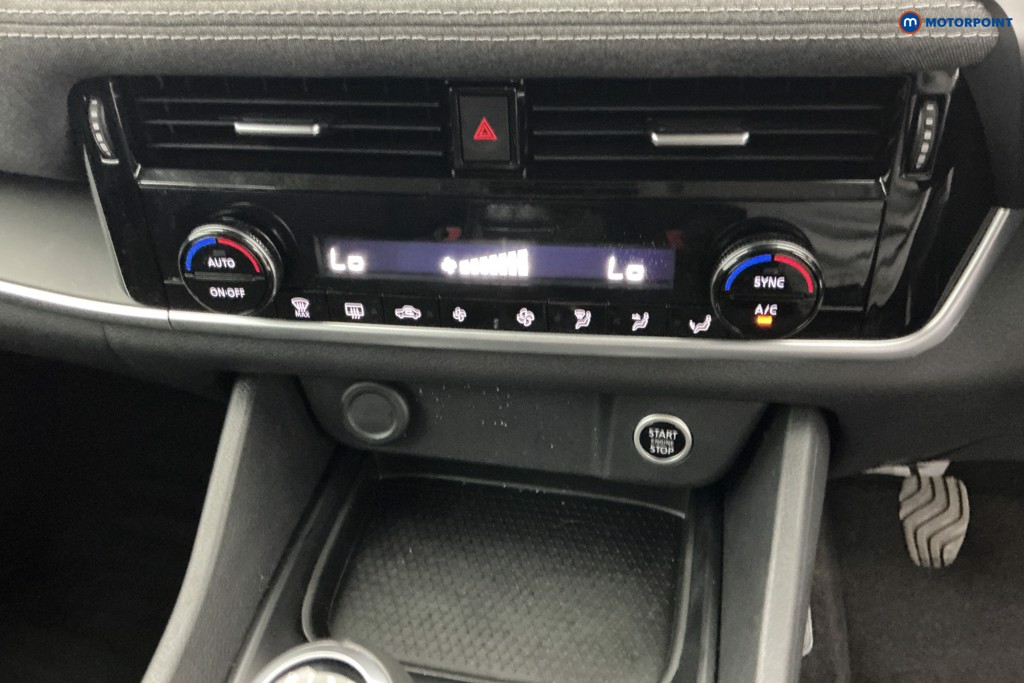 Nissan Qashqai Acenta Premium Manual Petrol SUV - Stock Number (1651811) - 17th supplementary image