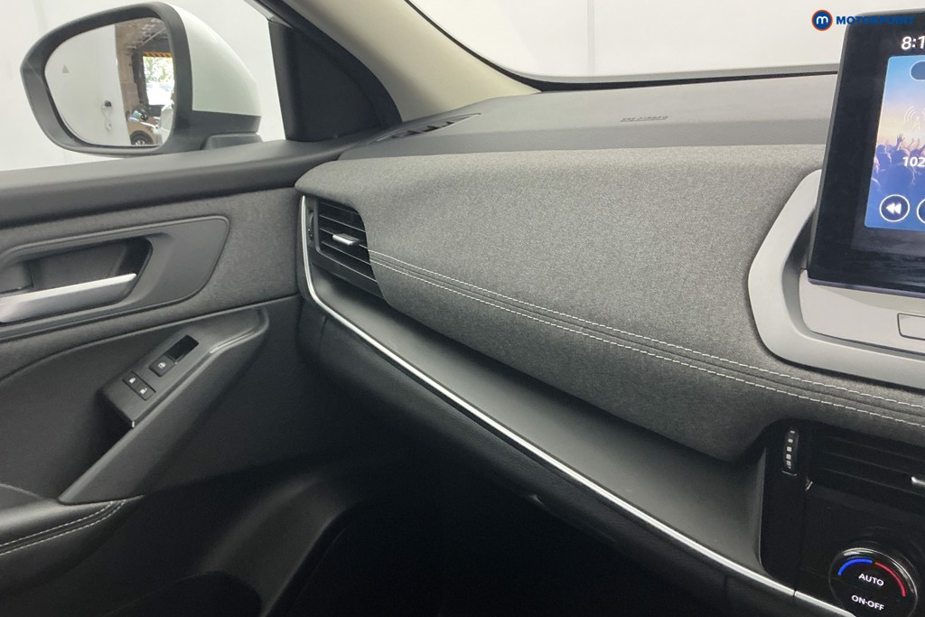 Nissan Qashqai Acenta Premium Manual Petrol SUV - Stock Number (1651811) - 18th supplementary image