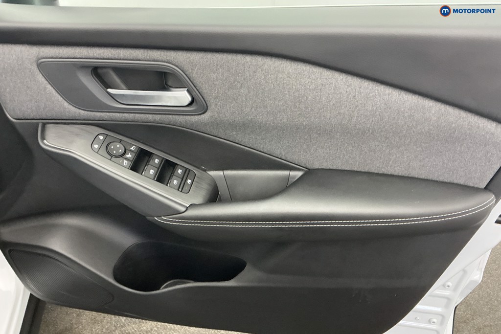 Nissan Qashqai Acenta Premium Manual Petrol SUV - Stock Number (1651811) - 24th supplementary image