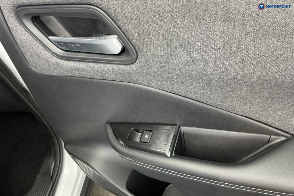 Nissan Qashqai Acenta Premium Manual Petrol SUV - Stock Number (1651811) - 27th supplementary image