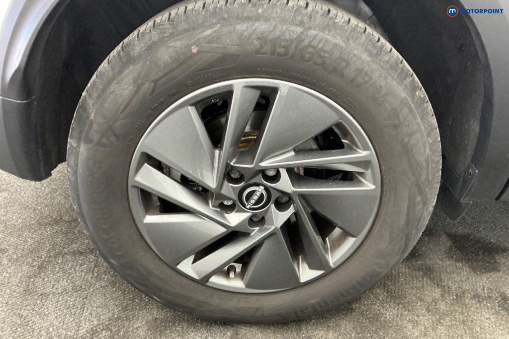 Nissan Qashqai Acenta Premium Manual Petrol SUV - Stock Number (1651811) - 32nd supplementary image