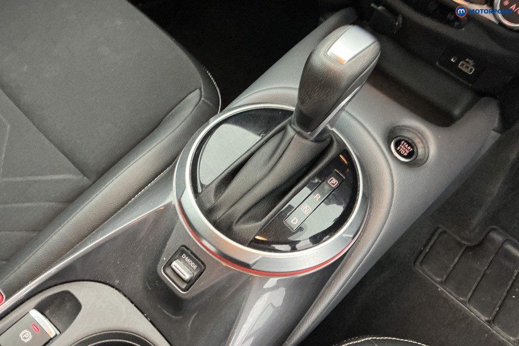 Nissan Juke Tekna Automatic Petrol SUV - Stock Number (1652378) - 15th supplementary image