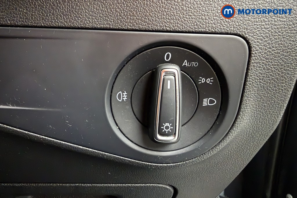 Volkswagen Tiguan Life Manual Petrol SUV - Stock Number (1654480) - 5th supplementary image