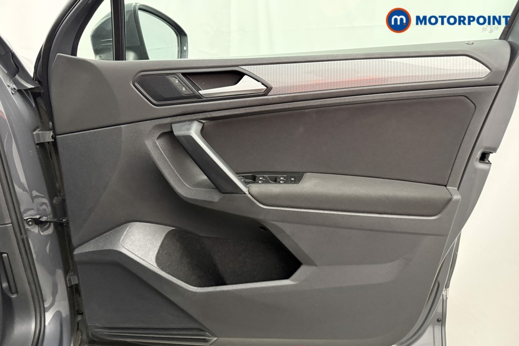 Volkswagen Tiguan Life Manual Petrol SUV - Stock Number (1654480) - 12th supplementary image