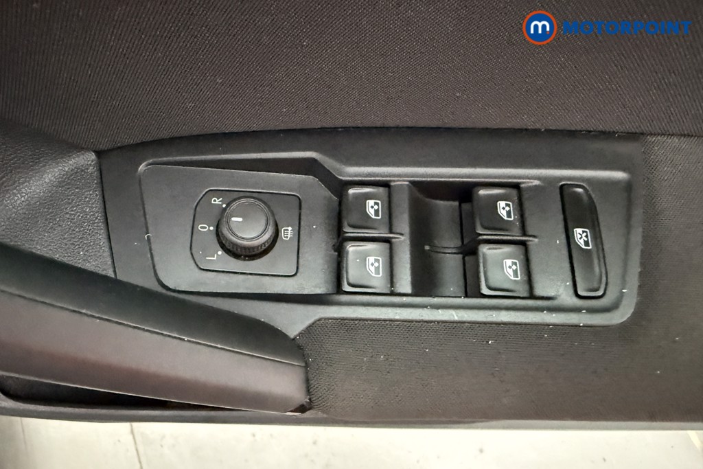 Volkswagen Tiguan Life Manual Petrol SUV - Stock Number (1654480) - 13th supplementary image