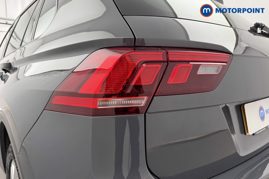 Volkswagen Tiguan Life Manual Petrol SUV - Stock Number (1654480) - 17th supplementary image