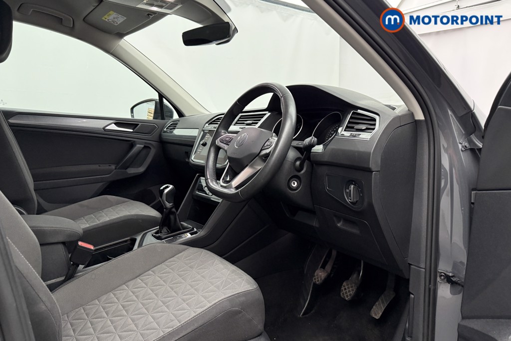 Volkswagen Tiguan Life Manual Petrol SUV - Stock Number (1654480) - 1st supplementary image