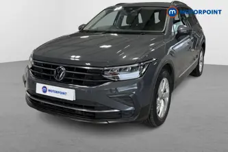Volkswagen Tiguan Life Manual Petrol SUV - Stock Number (1654480) - Passenger side front corner