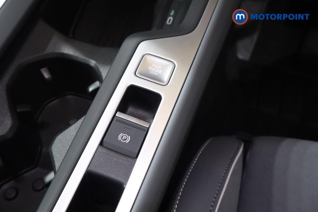 Volkswagen Passat Life Automatic Petrol Plug-In Hybrid Estate - Stock Number (1655210) - 4th supplementary image