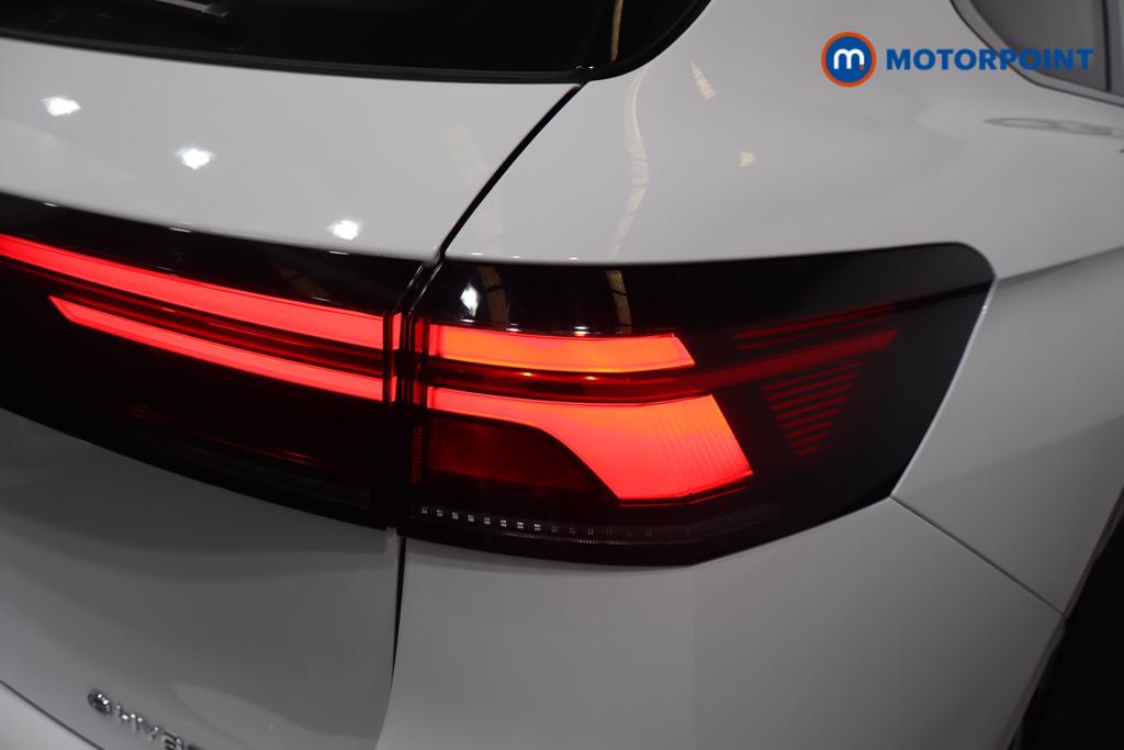 Volkswagen Passat Life Automatic Petrol Plug-In Hybrid Estate - Stock Number (1655210) - 14th supplementary image