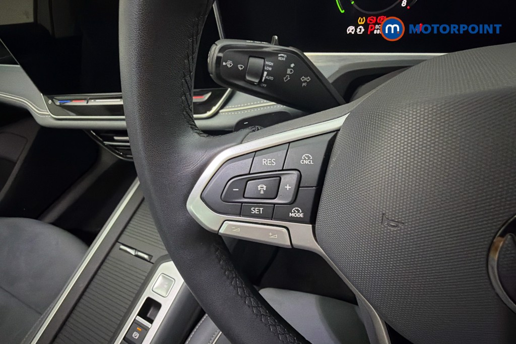 Volkswagen Passat Life Automatic Petrol Plug-In Hybrid Estate - Stock Number (1655494) - 3rd supplementary image