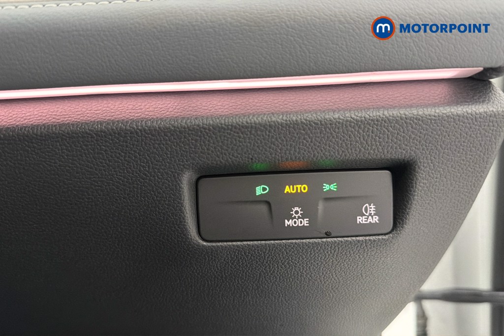 Volkswagen Passat Life Automatic Petrol Plug-In Hybrid Estate - Stock Number (1655494) - 18th supplementary image