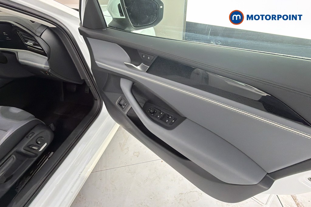 Volkswagen Passat Life Automatic Petrol Plug-In Hybrid Estate - Stock Number (1655494) - 19th supplementary image