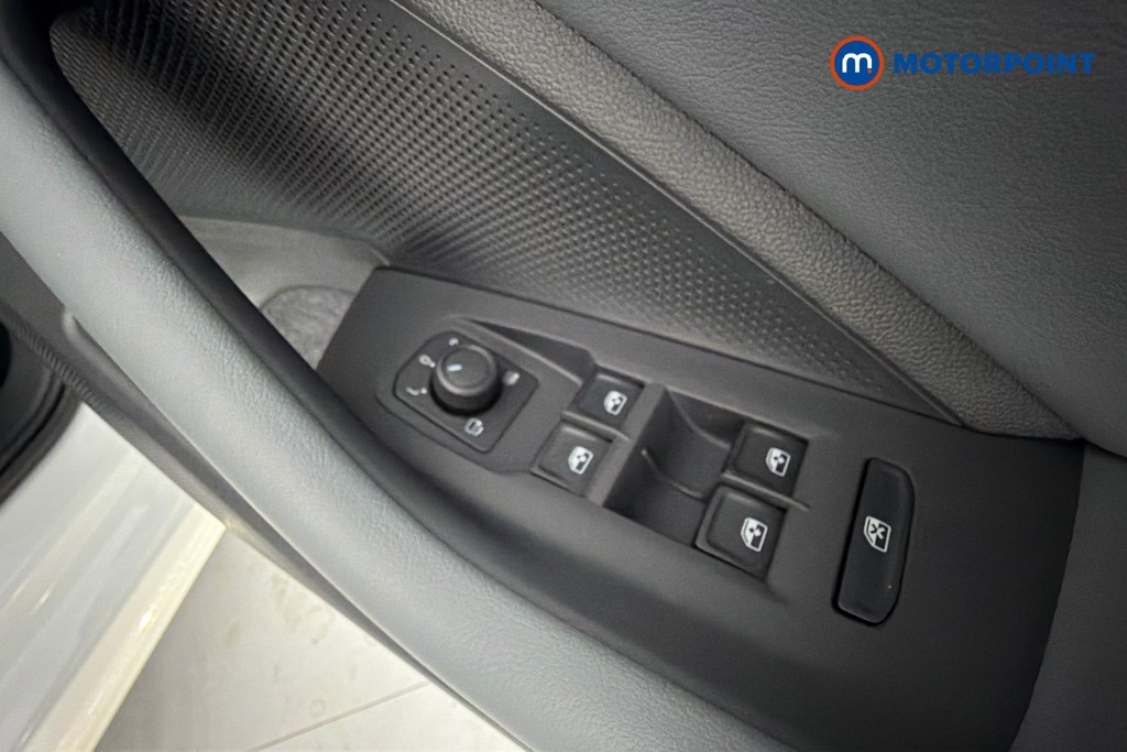 Volkswagen Passat Life Automatic Petrol Plug-In Hybrid Estate - Stock Number (1655494) - 20th supplementary image