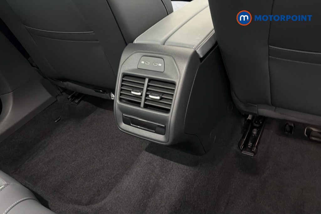 Volkswagen Passat Life Automatic Petrol Plug-In Hybrid Estate - Stock Number (1655494) - 30th supplementary image