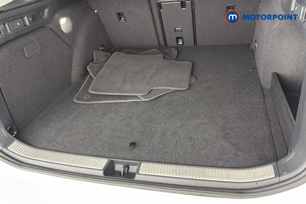 Volkswagen Passat Life Automatic Petrol Plug-In Hybrid Estate - Stock Number (1655494) - 33rd supplementary image