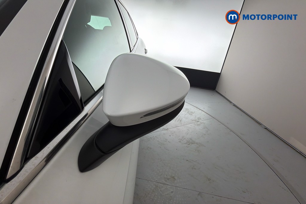 Volkswagen Passat Life Automatic Petrol Plug-In Hybrid Estate - Stock Number (1655494) - 43rd supplementary image