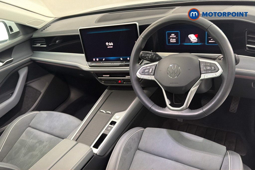 Volkswagen Passat Life Automatic Petrol Plug-In Hybrid Estate - Stock Number (1655494) - 1st supplementary image