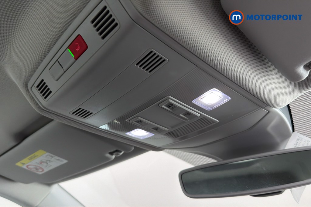 Volkswagen T-Cross SEL Manual Petrol SUV - Stock Number (1656510) - 32nd supplementary image