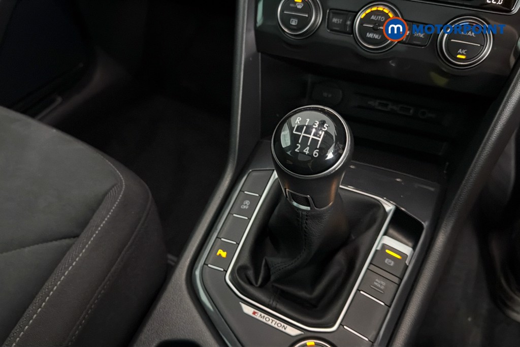 Volkswagen Tiguan SEL Manual Diesel SUV - Stock Number (1656517) - 8th supplementary image