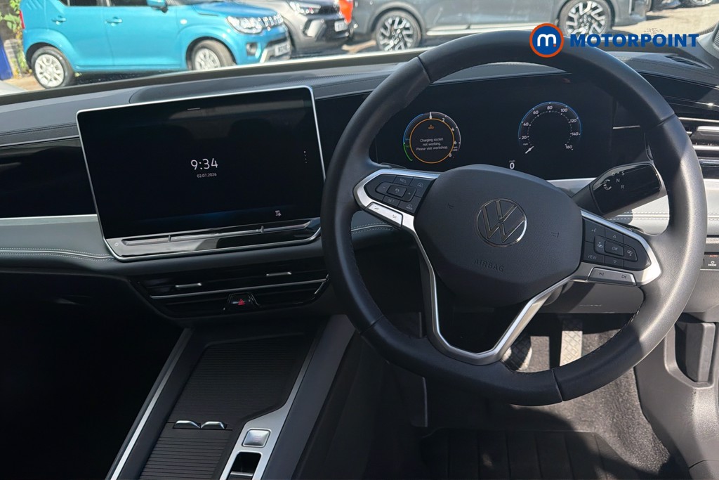 Volkswagen Passat Life Automatic Petrol Plug-In Hybrid Estate - Stock Number (1656629) - 2nd supplementary image