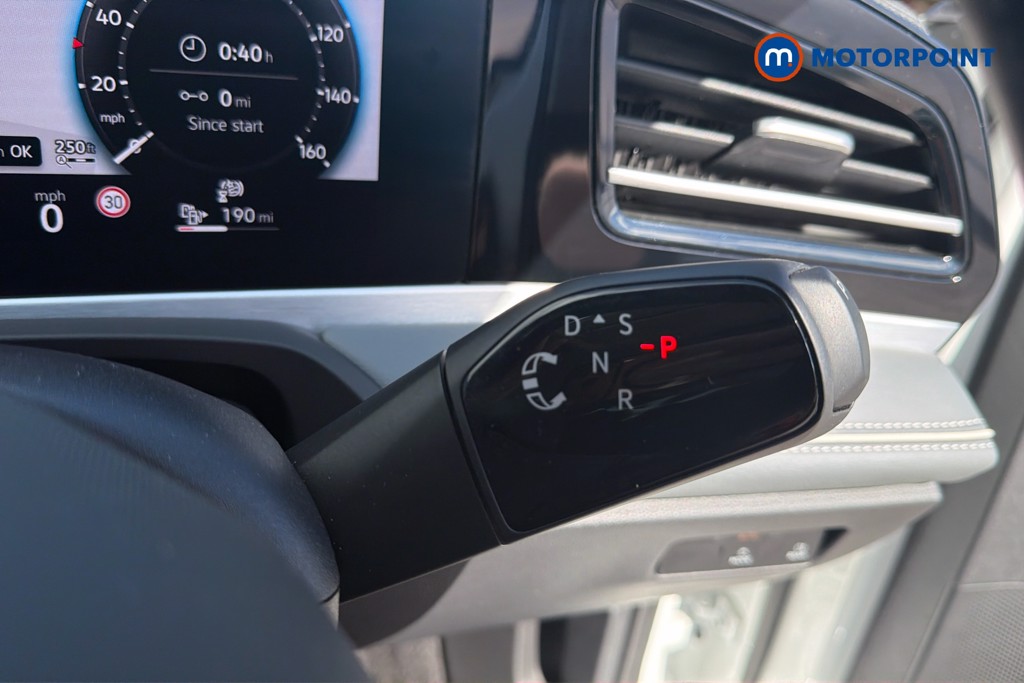 Volkswagen Passat Life Automatic Petrol Plug-In Hybrid Estate - Stock Number (1656629) - 15th supplementary image