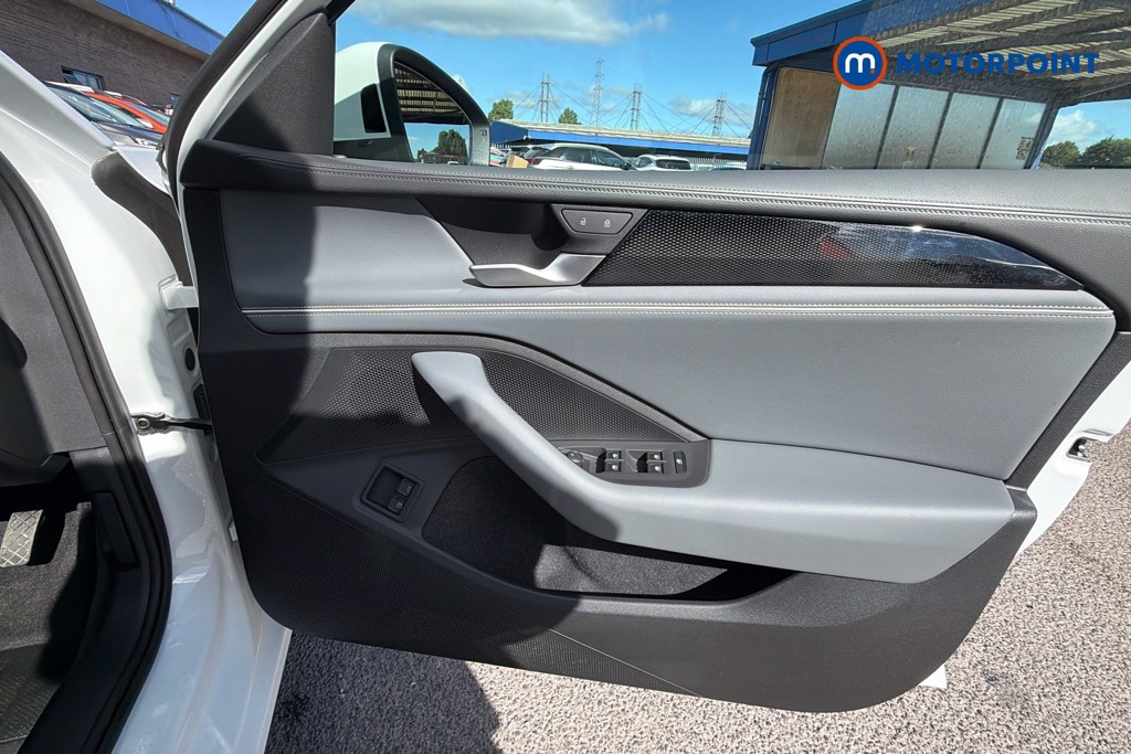 Volkswagen Passat Life Automatic Petrol Plug-In Hybrid Estate - Stock Number (1656629) - 19th supplementary image