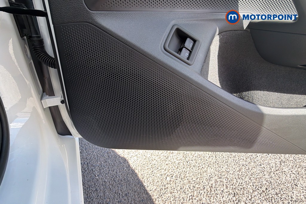 Volkswagen Passat Life Automatic Petrol Plug-In Hybrid Estate - Stock Number (1656629) - 21st supplementary image